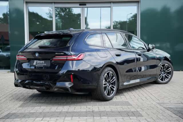 BMW i5 (2026) thumbnail 3