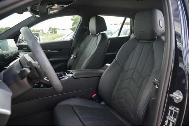BMW i5 (2026) thumbnail 6