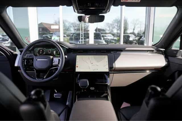 Land Rover Range Rover Sport (2026) thumbnail 4