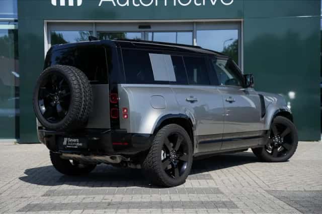 Land Rover Defender (2025) thumbnail 3