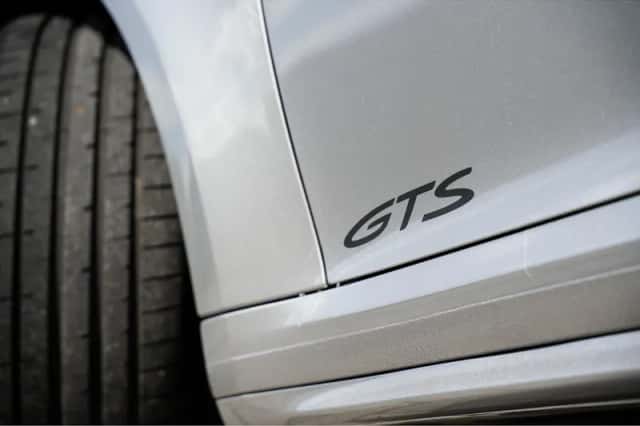 Porsche 911 (2024) thumbnail 6