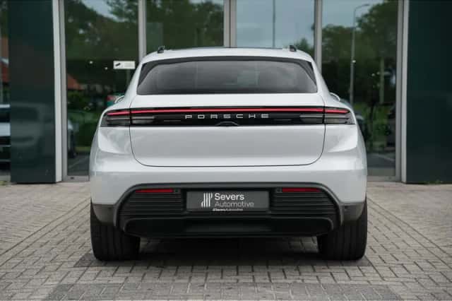 Porsche Macan (2025) thumbnail 6