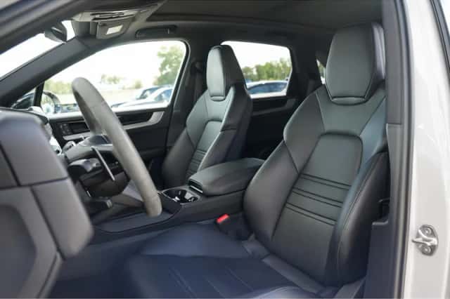 Porsche Cayenne (2024) thumbnail 6