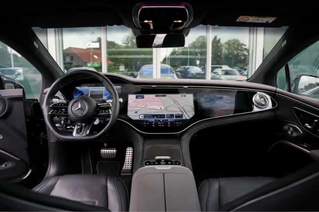 Mercedes-Benz EQS (2022) thumbnail 4