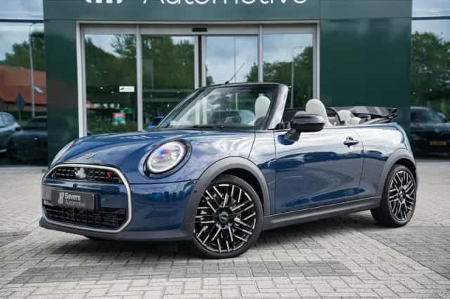 MINI Cabrio (2025) thumbnail 2
