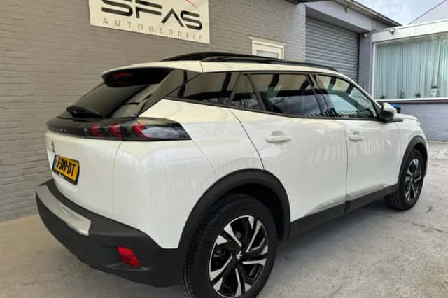 Peugeot 2008 (2020) thumbnail 6