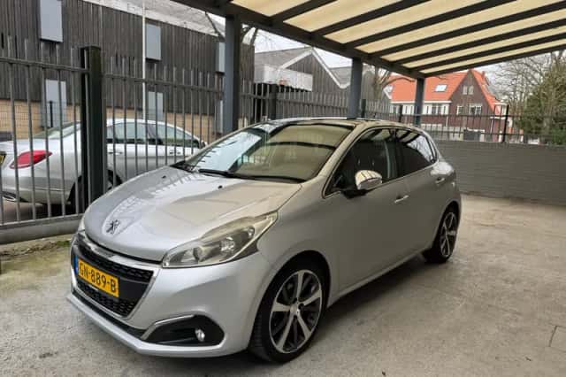 Peugeot 208 (2015) thumbnail 3