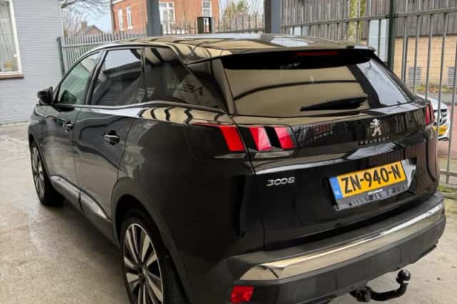 Peugeot 3008 (2019) thumbnail 4