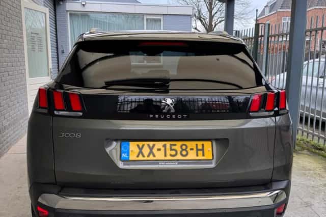 Peugeot 3008 (2019) thumbnail 5