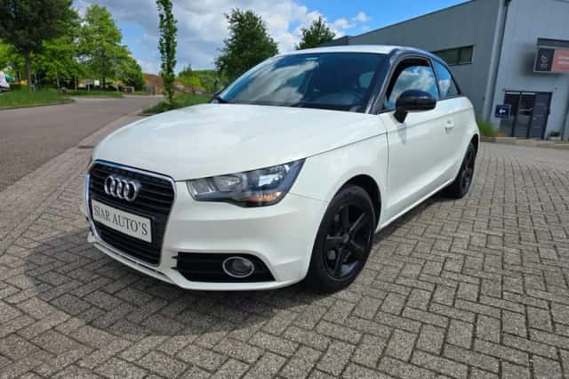 Audi A1 (2011) thumbnail 2