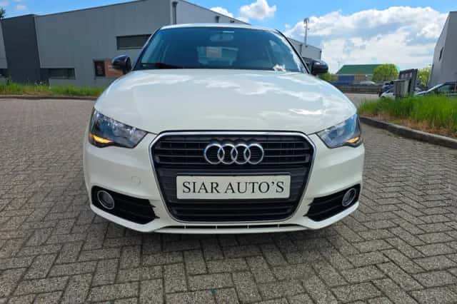 Audi A1 (2011) thumbnail 3