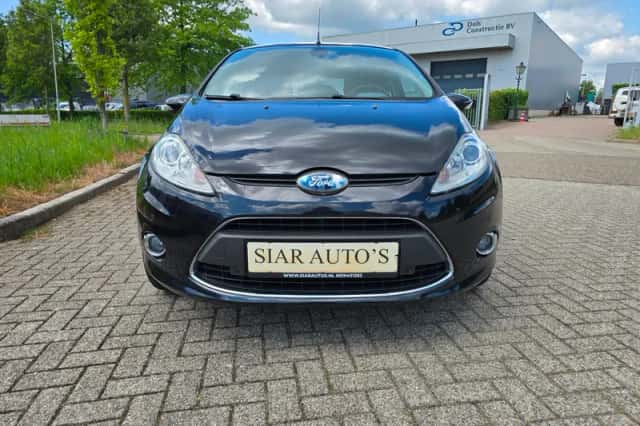 Ford Fiesta (2009) thumbnail 3