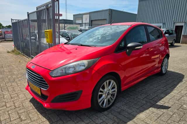 Ford Fiesta (2014) thumbnail 1