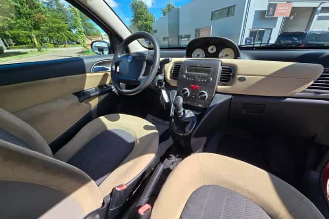 Lancia Ypsilon (2006) thumbnail 6
