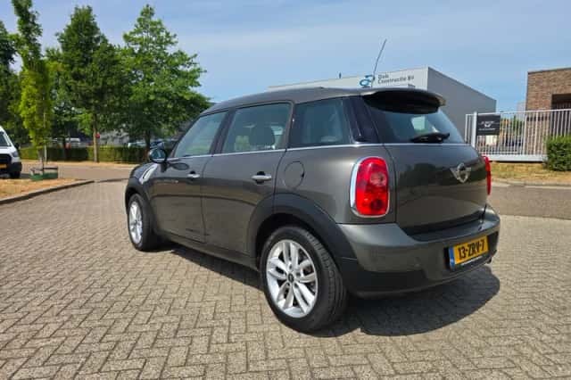 MINI Countryman (2013) thumbnail 6