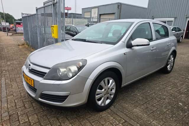 Opel Astra (2005) thumbnail 1