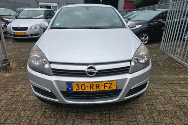 Opel Astra (2005) thumbnail 3