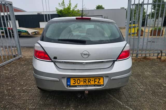 Opel Astra (2005) thumbnail 5