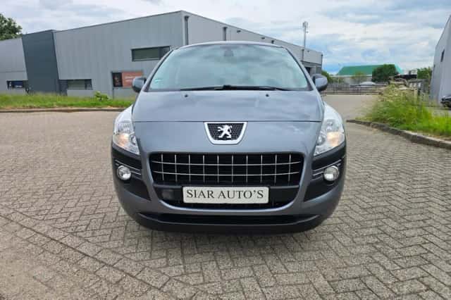 Peugeot 3008 (2012) thumbnail 2