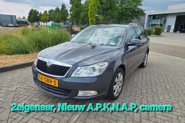 Škoda Octavia (2011) thumbnail 1