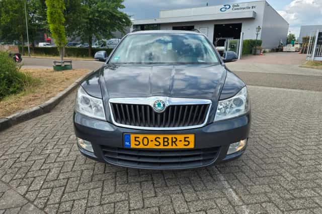 Škoda Octavia (2011) thumbnail 2