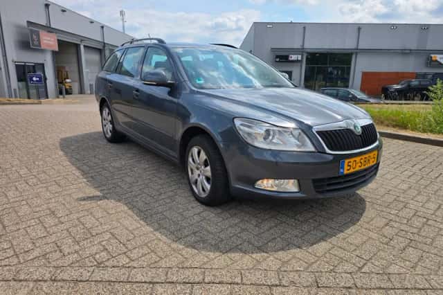 Škoda Octavia (2011) thumbnail 3