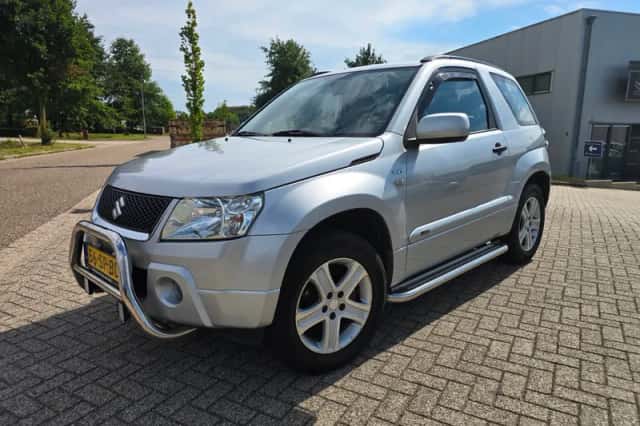 Suzuki Grand Vitara (2006) thumbnail 3