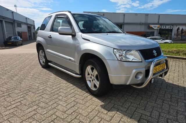 Suzuki Grand Vitara (2006) thumbnail 4