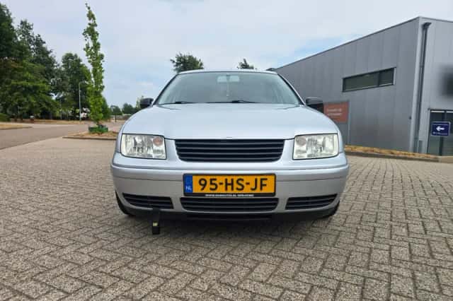 Volkswagen Bora (2001) thumbnail 2