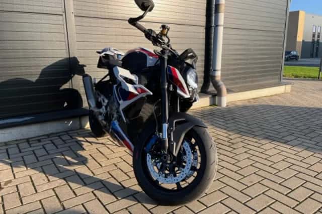 BMW M 1000 R (2023) thumbnail 2