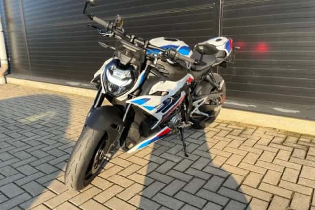 BMW M 1000 R (2023) thumbnail 4
