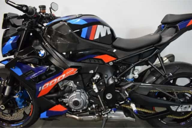 BMW M 1000 R (2023) thumbnail 6
