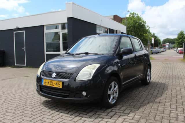 Suzuki Swift (2008) thumbnail 1