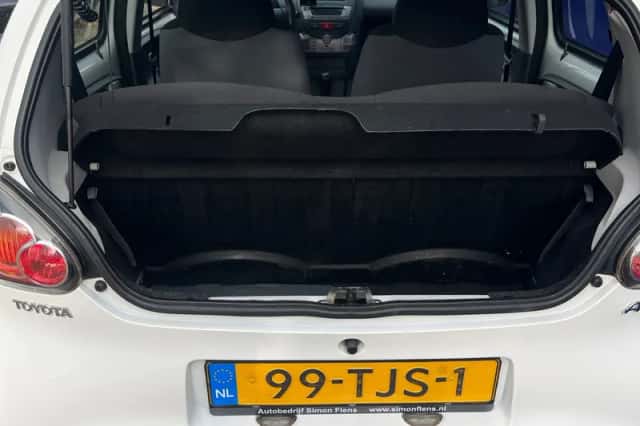 Toyota Aygo (2012) thumbnail 6