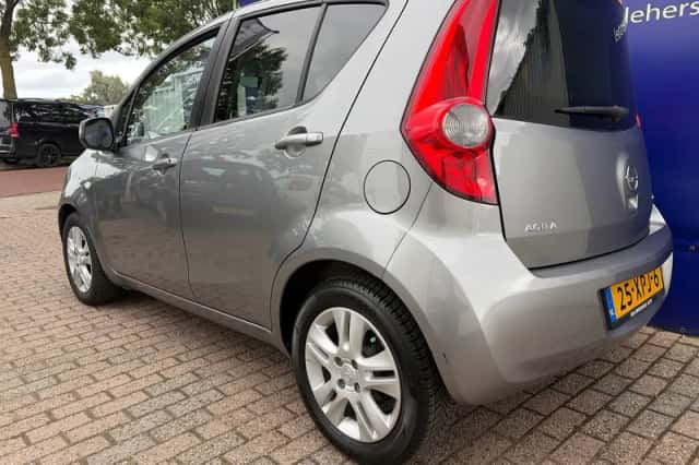 Opel Agila (2012) thumbnail 2
