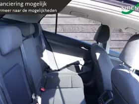 Volkswagen Golf thumbnail 40