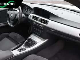 BMW 320i thumbnail 15