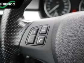 BMW 320i thumbnail 23
