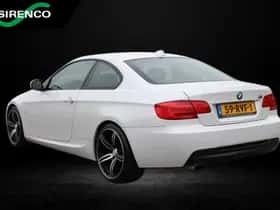 BMW 320i (2011) thumbnail 4