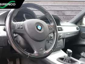BMW 320i thumbnail 35