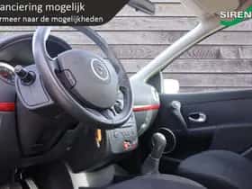 Renault Clio thumbnail 24