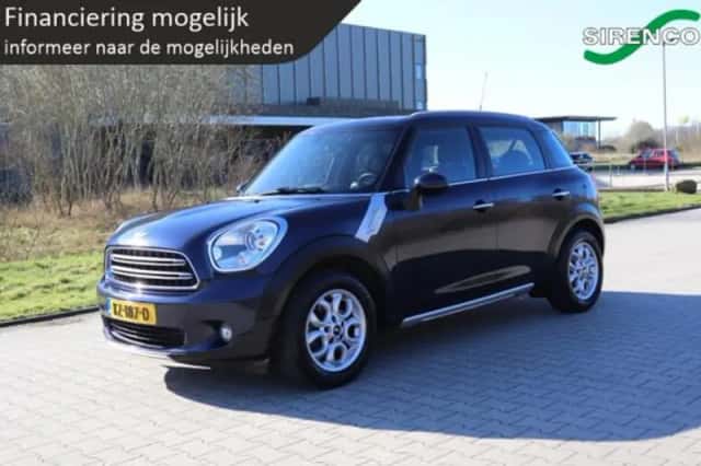 MINI Countryman (2017) thumbnail 2