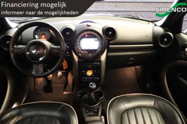 MINI Countryman (2017) thumbnail 5