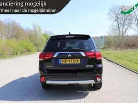 Mitsubishi Outlander (2015) thumbnail 12