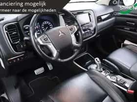 Mitsubishi Outlander (2015) thumbnail 29