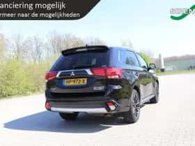 Mitsubishi Outlander (2015) thumbnail 46