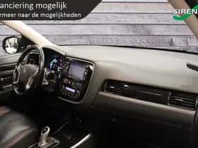 Mitsubishi Outlander (2015) thumbnail 59