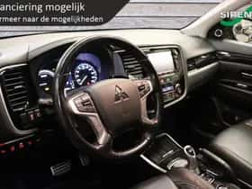 Mitsubishi Outlander (2015) thumbnail 61
