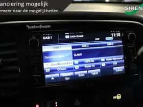 Mitsubishi Outlander (2015) thumbnail 65