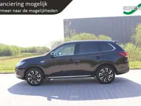 Mitsubishi Outlander (2015) thumbnail 9